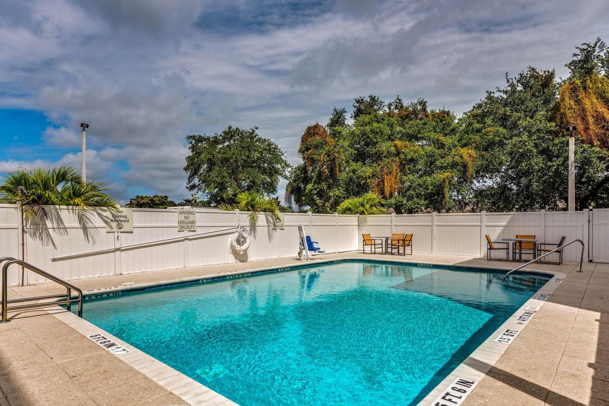 Holiday Inn Express & Suites Boynton Beach West By Ihg Ngoại thất bức ảnh
